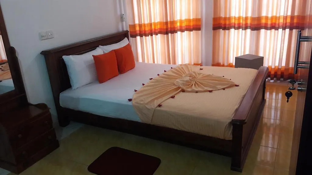 Lassana Villa Negombo 2*,